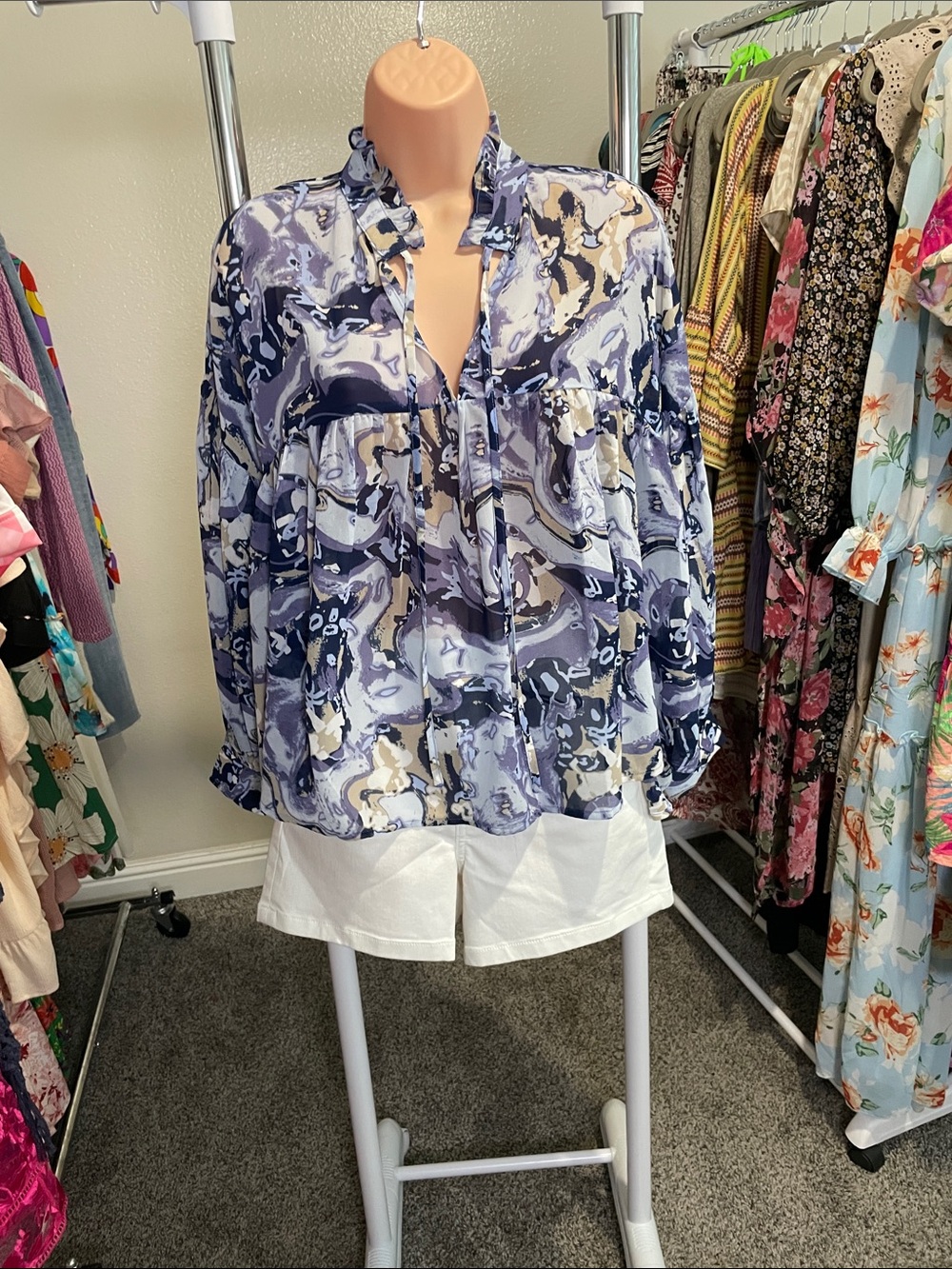 eesome Blue & Cream Abstract Print Peasant Blouse